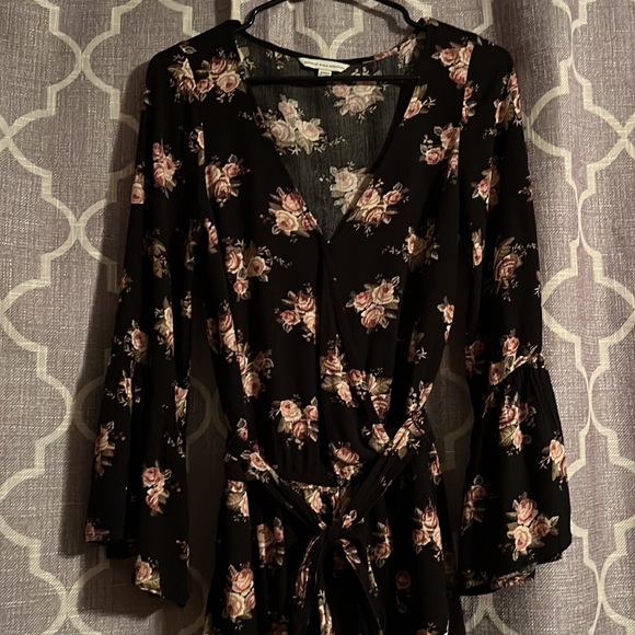 American Eagle Black Romper with Pink Floral Pattern - Picture 1 of 8